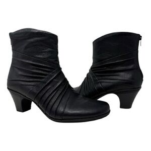 Cobb Hill by New Balance Black Leather Ankle Boots – Size 9N